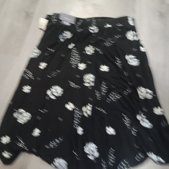 New Maurice's Floral Black Wrap Skirt - Picture 5 of 5